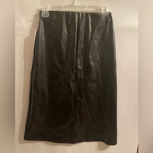 Timing Faux Leather Skirt - Picture 4 of 4